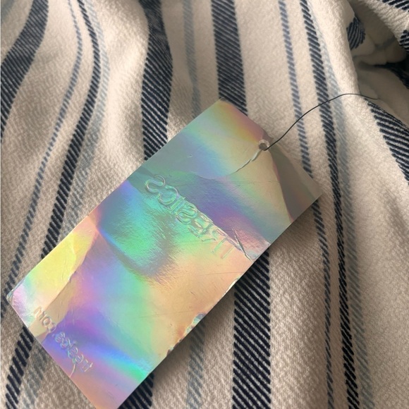 Tresics new with tags striped crop top with ties on sleeves in small - Picture 7 of 9